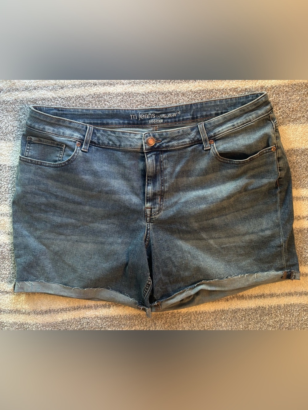 Maurices Mid-Rise Blue Denim Women’s Shorts Casual Streetwear Summer Everyday